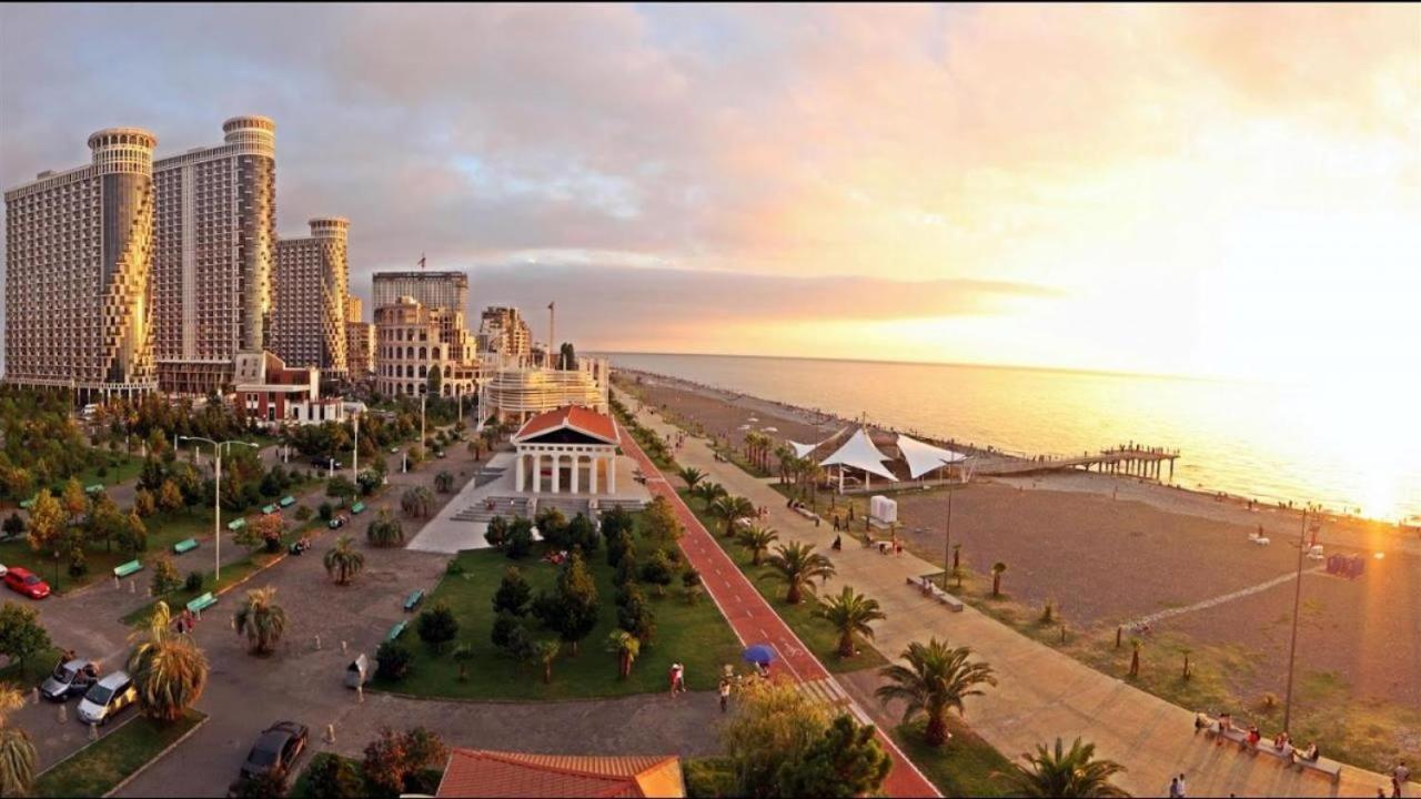 Apartment In Orbi Sea Tower Batumi Exterior foto